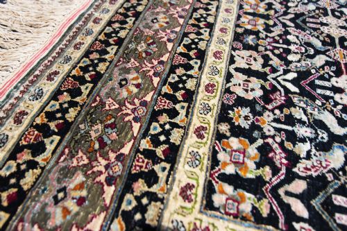 ANTIQUE SILK LAHORE RUG INDIA - ADDITIONAL PHOTO 2