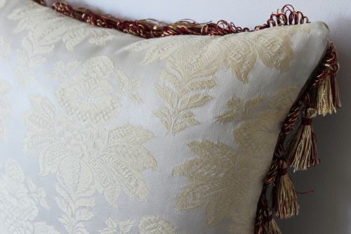 ANTIQUE AUBUSSON CUSHION - ADDITIONAL PHOTO 4