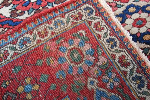 ANTIQUE BAKTIARI RUG PERSIA - ADDITIONAL PHOTO 1