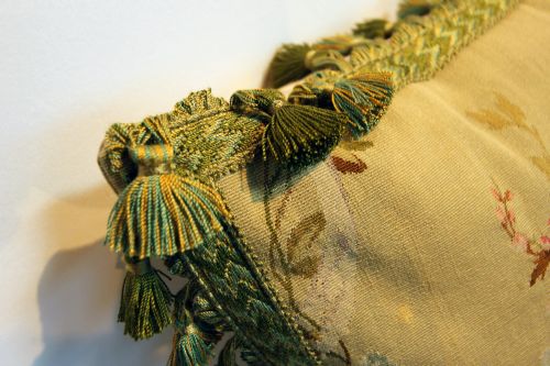 ANTIQUE AUBUSSON CUSHION - ADDITIONAL PHOTO 5