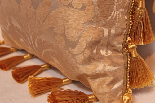 ANTIQUE AUBUSSON CUSHION - ADDITIONAL PHOTO 4