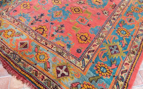 ANTIQUE USHAK CARPET - ADDITIONAL PHOTO 1