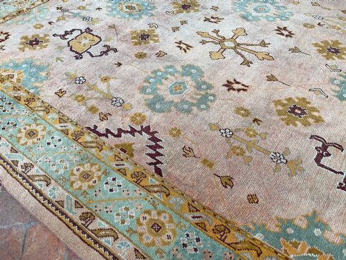 ANTIQUE USHAK CARPET - ADDITIONAL PHOTO 2