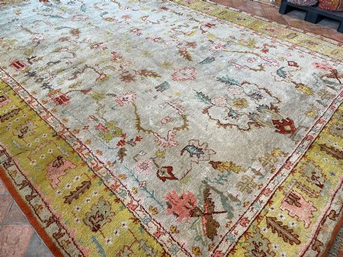 ANTIQUE USHAK CARPET - ADDITIONAL PHOTO 2