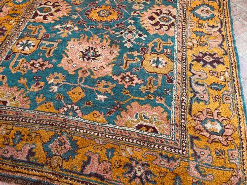 ANTIQUE USHAK CARPET - ADDITIONAL PHOTO 2