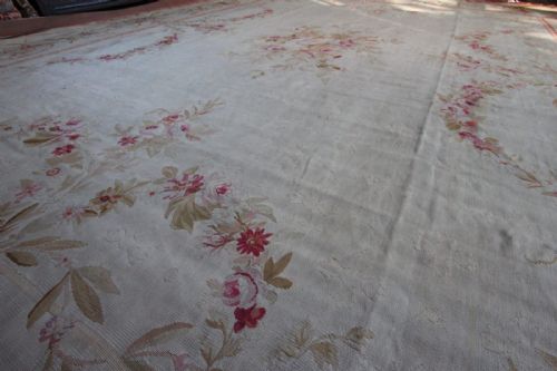 ANTIQUE AUBUSSON CARPET FRANCE CIRCA 1850 - ADDITIONAL PHOTO 1