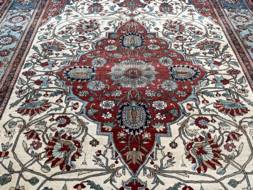 RARE ANTIQUE FARAHAN RUG - ADDITIONAL PHOTO 6