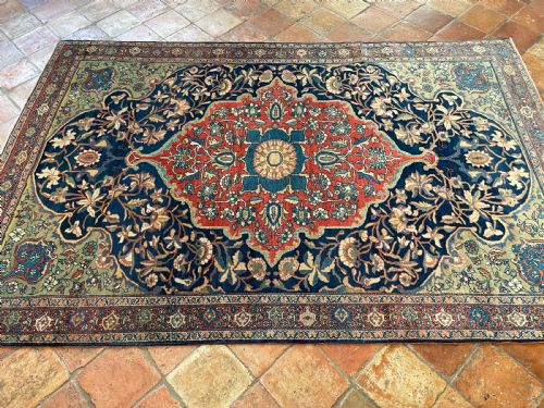 ANTIQUE FARAHAN RUG - ADDITIONAL PHOTO 1