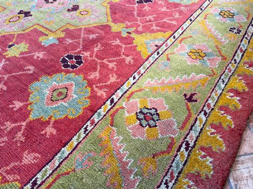 ANTIQUE USHAK CARPET - ADDITIONAL PHOTO 4