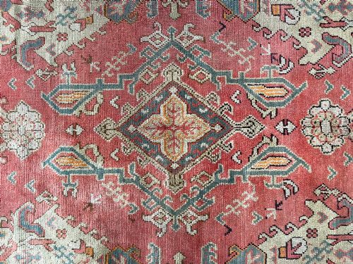 ANTIQUE USHAK CARPET - ADDITIONAL PHOTO 1
