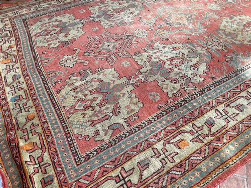 ANTIQUE USHAK CARPET - ADDITIONAL PHOTO 6