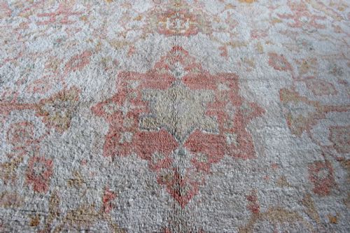 ANTIQUE USHAK CARPET LATE 19TH CENTURY - ADDITIONAL PHOTO 4
