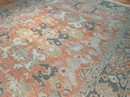 RARE ANTIQUE USHAK CARPET - ADDITIONAL PHOTO 1