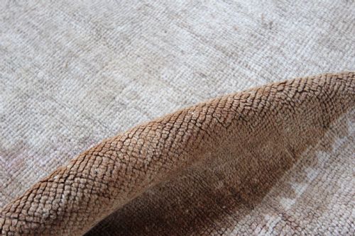 ANTIQUE USHAK CARPET - ADDITIONAL PHOTO 2