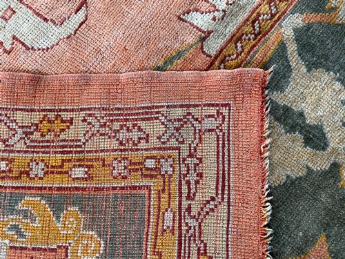 ANTIQUE USHAK CARPET - ADDITIONAL PHOTO 1