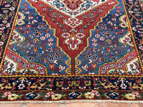 ANTIQUE BAKTIARI RUG - ADDITIONAL PHOTO 2