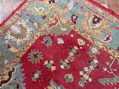 ANTIQUE USHAK CARPET - ADDITIONAL PHOTO 1