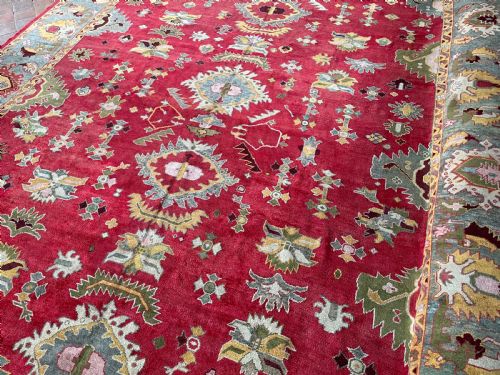 ANTIQUE USHAK CARPET - ADDITIONAL PHOTO 2