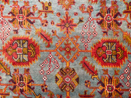 ANTIQUE USHAK CARPET - ADDITIONAL PHOTO 1