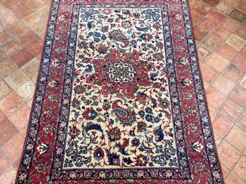 ANTIQUE ISFAHAN RUG - ADDITIONAL PHOTO 5