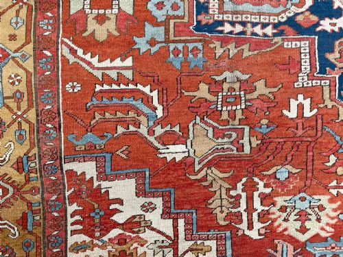ANTIQUE SERAPI CARPET - ADDITIONAL PHOTO 2