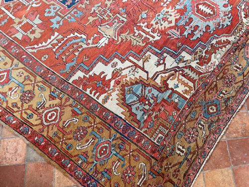ANTIQUE SERAPI CARPET - ADDITIONAL PHOTO 5