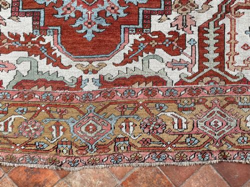 ANTIQUE SERAPI CARPET - ADDITIONAL PHOTO 8