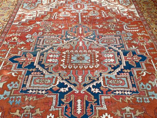 ANTIQUE SERAPI CARPET - ADDITIONAL PHOTO 9