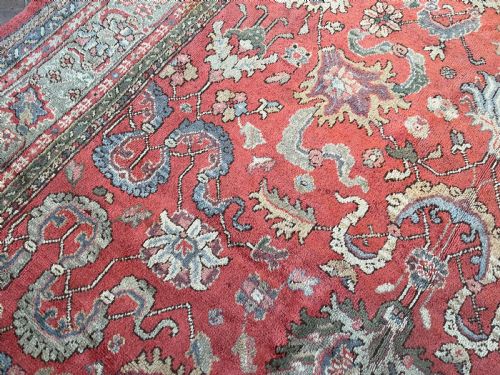 ANTIQUE USHAK CARPET - ADDITIONAL PHOTO 1