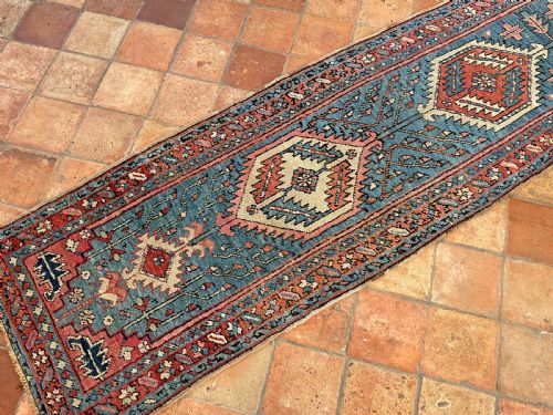 RARE NARROW ANTIQUE HERIZ RUNNER - ADDITIONAL PHOTO 3
