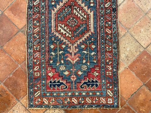 RARE NARROW ANTIQUE HERIZ RUNNER - ADDITIONAL PHOTO 10