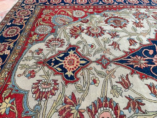 RARE ANTIQUE FARAHAN RUG - ADDITIONAL PHOTO 1