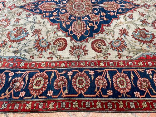 RARE ANTIQUE FARAHAN RUG - ADDITIONAL PHOTO 2