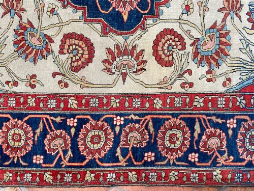 RARE ANTIQUE FARAHAN RUG - ADDITIONAL PHOTO 3
