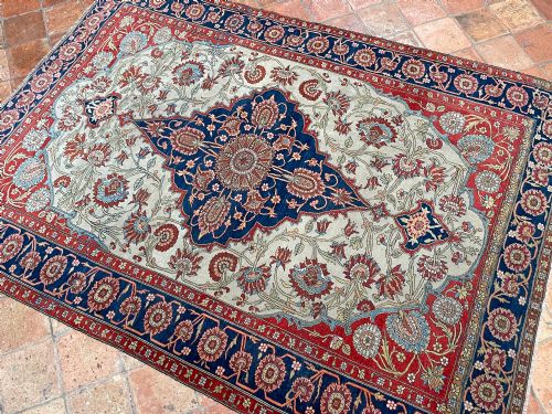 RARE ANTIQUE FARAHAN RUG - ADDITIONAL PHOTO 4