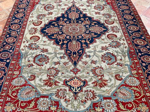 RARE ANTIQUE FARAHAN RUG - ADDITIONAL PHOTO 5