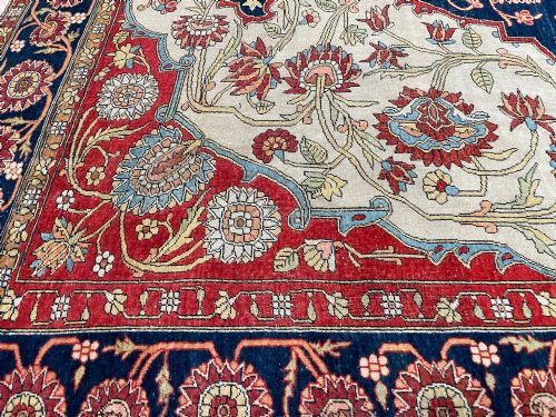 RARE ANTIQUE FARAHAN RUG - ADDITIONAL PHOTO 6
