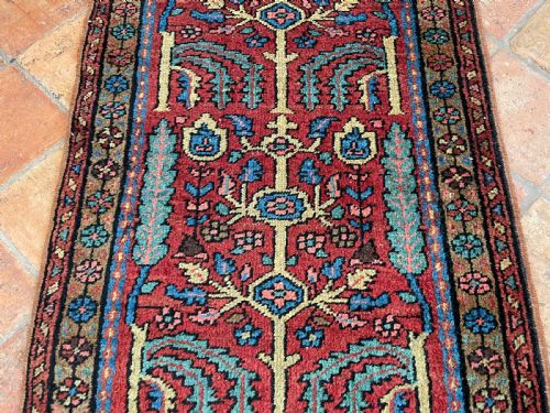 RARE NARROW ANTIQUE HERIZ RUNNER - ADDITIONAL PHOTO 3