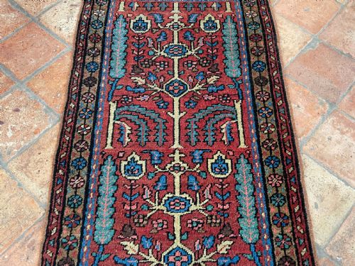 RARE NARROW ANTIQUE HERIZ RUNNER - ADDITIONAL PHOTO 4