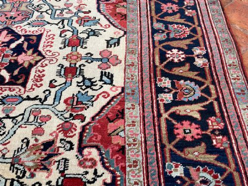 ANTIQUE SERAPI RUG - ADDITIONAL PHOTO 5