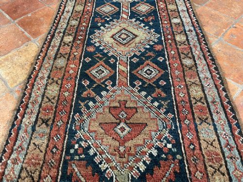 RARE NARROW ANTIQUE HERIZ RUNNER - ADDITIONAL PHOTO 4