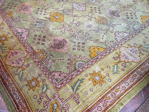 RARE ANTIQUE USHAK CARPET - ADDITIONAL PHOTO 1