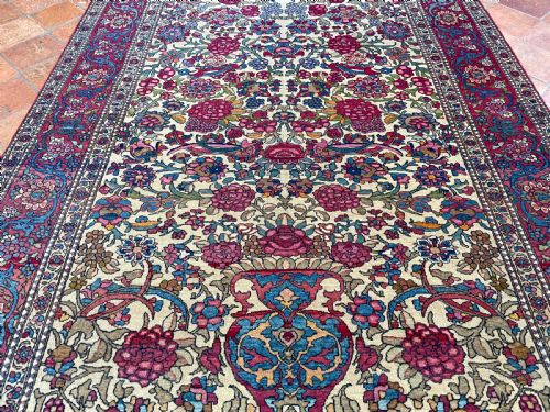 ANTIQUE ISFAHAN RUG - ADDITIONAL PHOTO 4