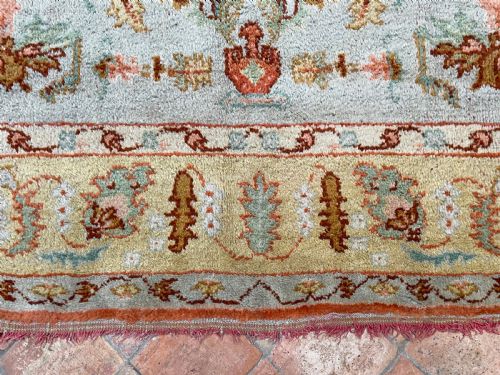 ANTIQUE USHAK CARPET - ADDITIONAL PHOTO 1