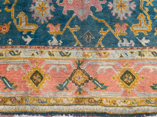 ANTIQUE USHAK CARPET - ADDITIONAL PHOTO 1