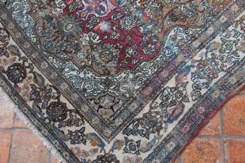 ANTIQUE ISFAHAN RUG - ADDITIONAL PHOTO 5