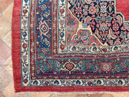ANTIQUE BIDJAR CARPET - ADDITIONAL PHOTO 1