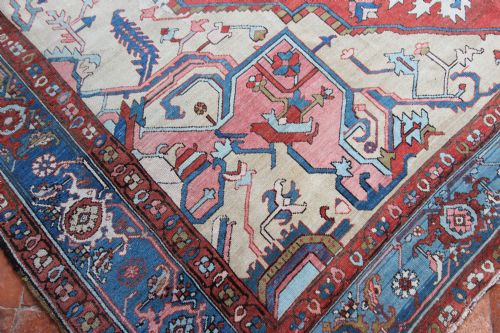 ANTIQUE SERAPI CARPET - ADDITIONAL PHOTO 3