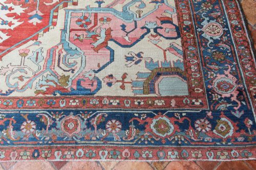 ANTIQUE SERAPI CARPET - ADDITIONAL PHOTO 4