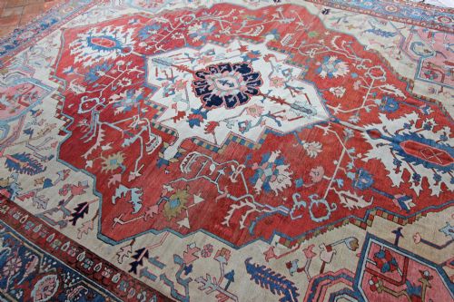 ANTIQUE SERAPI CARPET - ADDITIONAL PHOTO 7